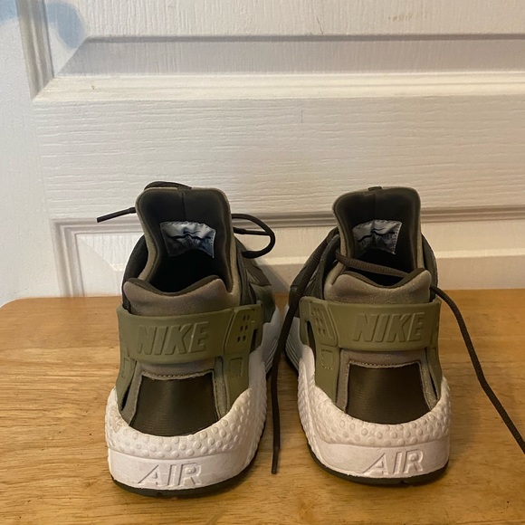 Air Huarache- Green Camo/Dark Tan - Picture 2 of 4